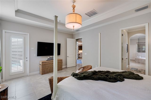 1626 Serrano CIR, Naples, FL 34105