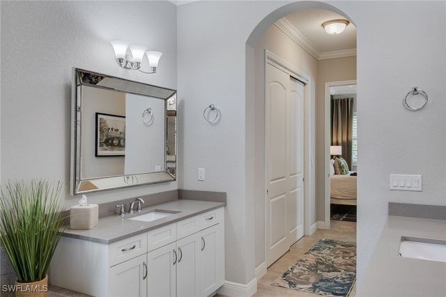 1626 Serrano CIR, Naples, FL 34105