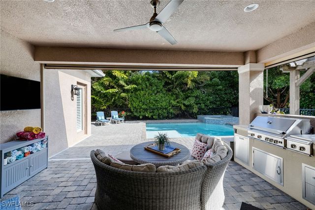 1626 Serrano CIR, Naples, FL 34105