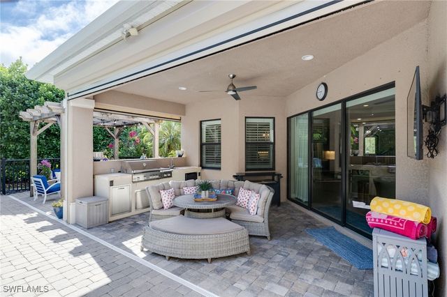 1626 Serrano CIR, Naples, FL 34105