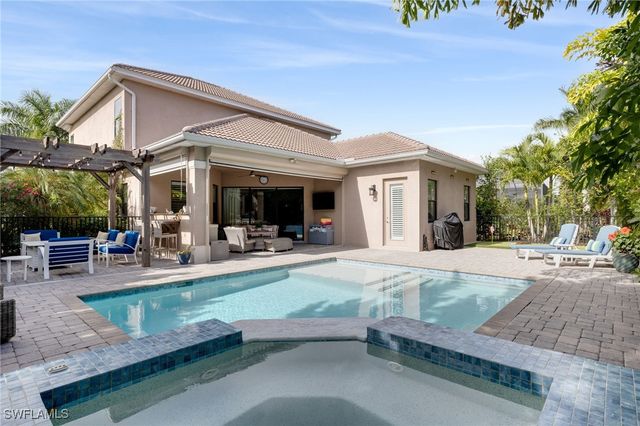 1626 Serrano CIR, Naples, FL 34105