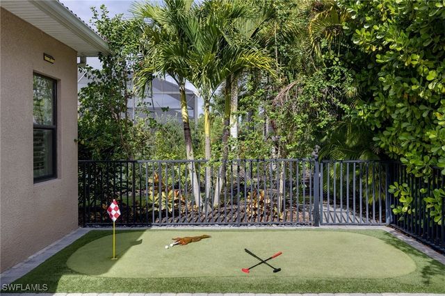 1626 Serrano CIR, Naples, FL 34105