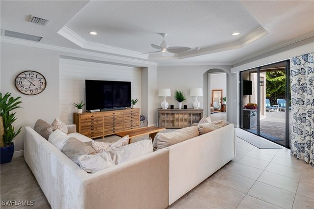 1626 Serrano CIR, Naples, FL 34105