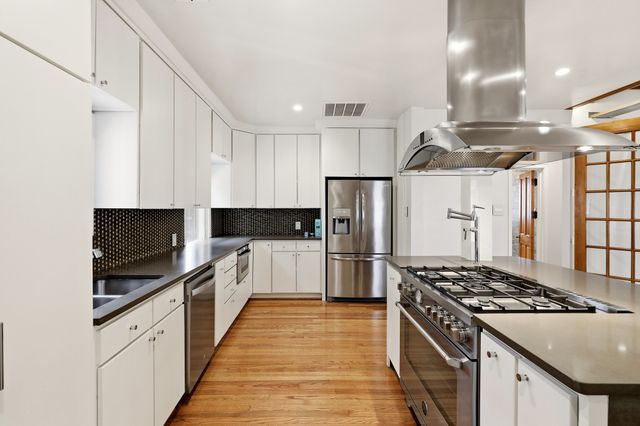 825 Thomasson Drive, Dallas, TX 75208