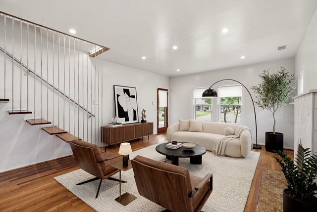 825 Thomasson Drive, Dallas, TX 75208