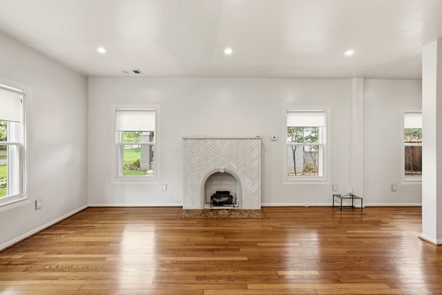 825 Thomasson Drive, Dallas, TX 75208