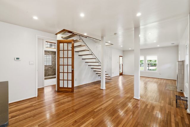 825 Thomasson Drive, Dallas, TX 75208