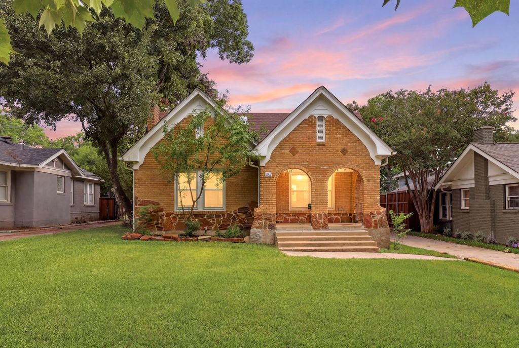 825 Thomasson Drive, Dallas, TX 75208