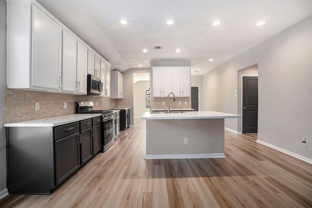 4027 Spurwing Lane, Baytown, TX 77521