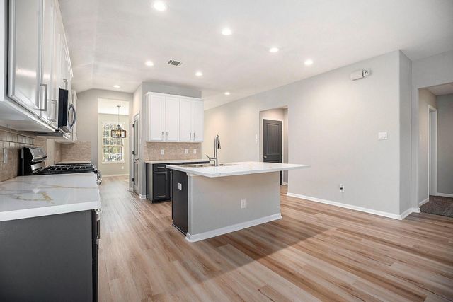 4027 Spurwing Lane, Baytown, TX 77521