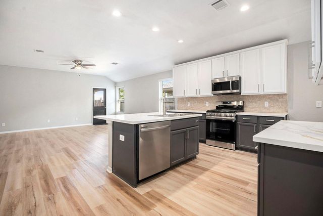 4027 Spurwing Lane, Baytown, TX 77521