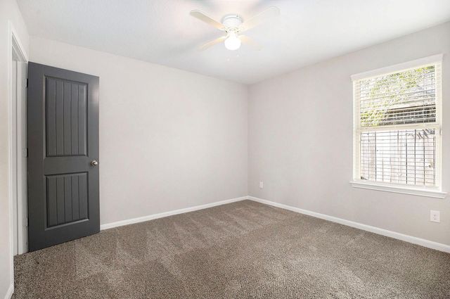 4027 Spurwing Lane, Baytown, TX 77521