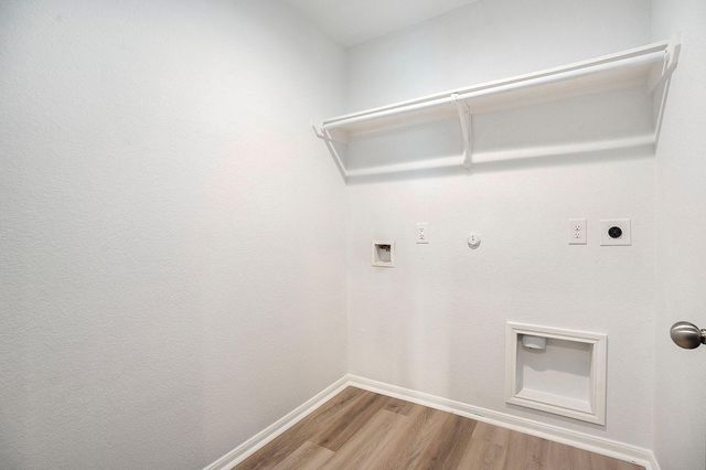 4027 Spurwing Lane, Baytown, TX 77521