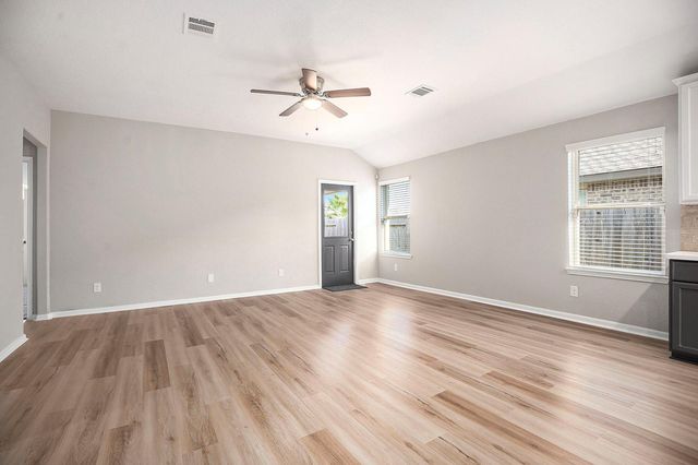 4027 Spurwing Lane, Baytown, TX 77521