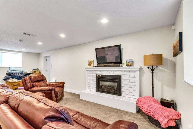 2080 E SANDS DR, Holladay, UT 84124