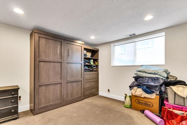 2080 E SANDS DR, Holladay, UT 84124