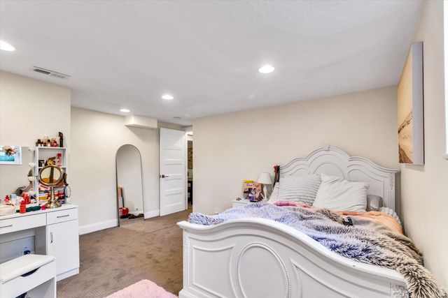 2080 E SANDS DR, Holladay, UT 84124