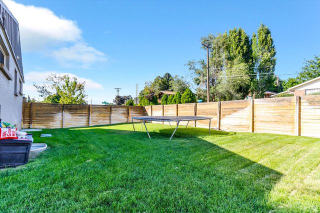 2080 E SANDS DR, Holladay, UT 84124