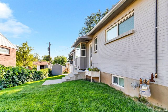 2080 E SANDS DR, Holladay, UT 84124