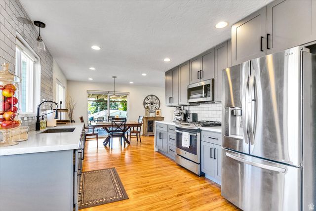 2080 E SANDS DR, Holladay, UT 84124