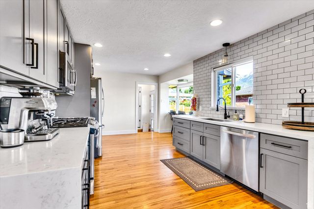 2080 E SANDS DR, Holladay, UT 84124
