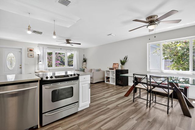 153 SE 30th Avenue, Boynton Beach, FL 33435