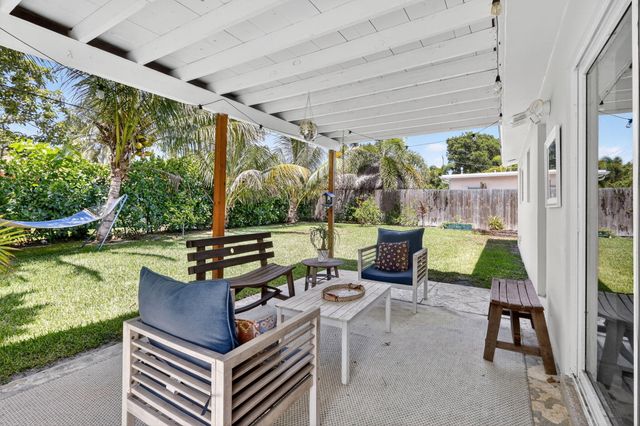 153 SE 30th Avenue, Boynton Beach, FL 33435