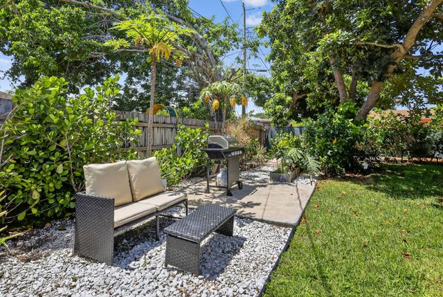 153 SE 30th Avenue, Boynton Beach, FL 33435