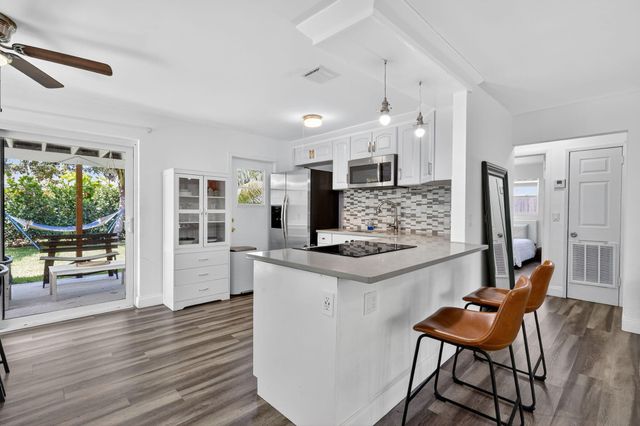 153 SE 30th Avenue, Boynton Beach, FL 33435