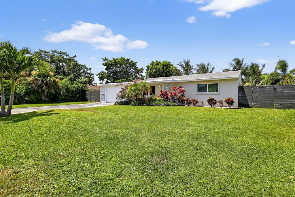 153 SE 30th Avenue, Boynton Beach, FL 33435