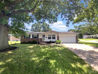 11100 Landseer Drive, St Louis, MO 63136