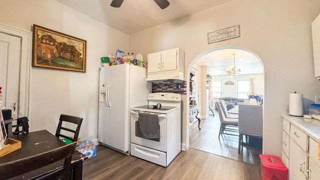 1332 S Memorial DRIVE, Racine, WI 53403