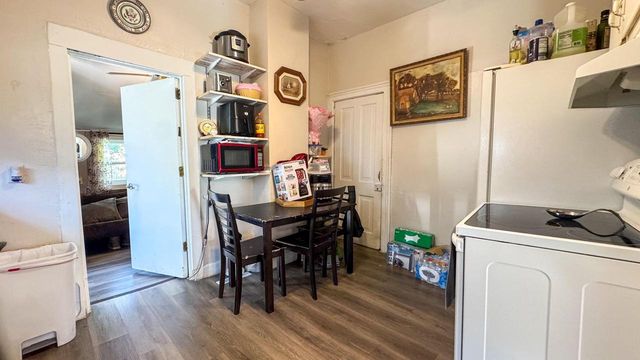 1332 S Memorial DRIVE, Racine, WI 53403