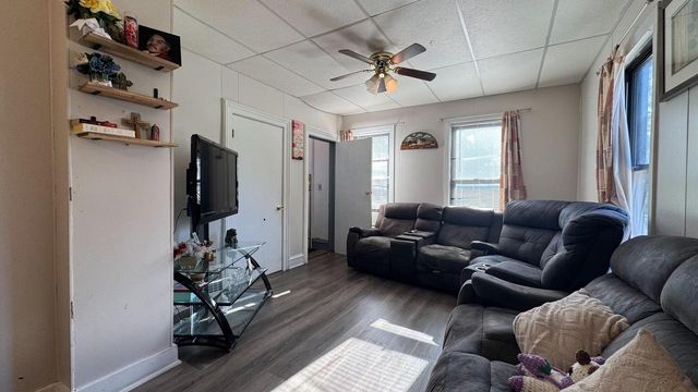 1332 S Memorial DRIVE, Racine, WI 53403