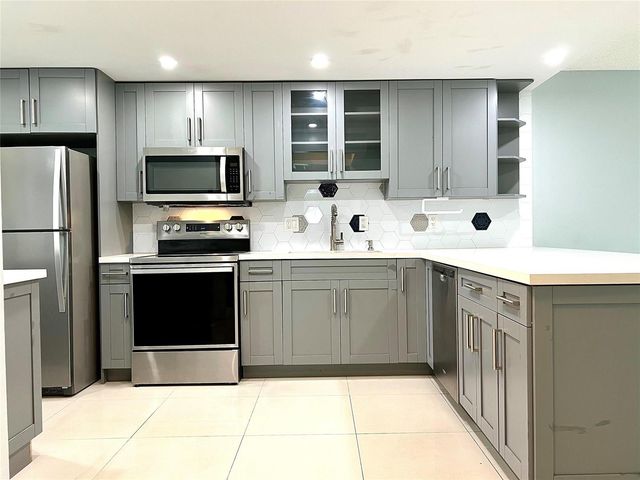 7450 NW 17th Street 110, Plantation, FL 33313