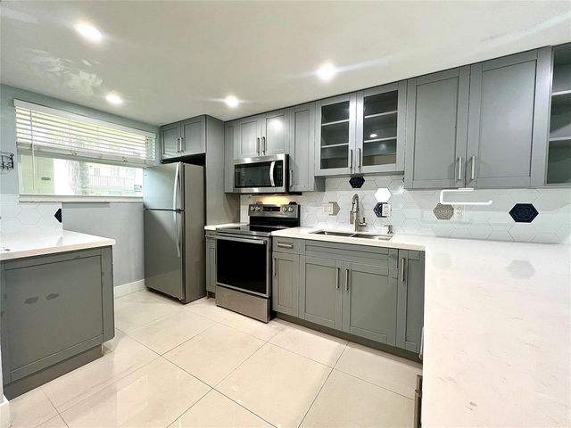 7450 NW 17th Street 110, Plantation, FL 33313