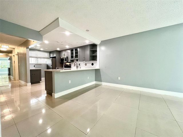 7450 NW 17th Street 110, Plantation, FL 33313