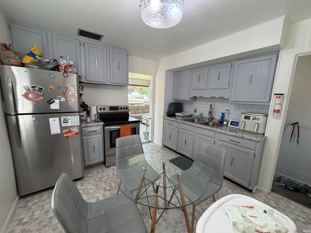 2322 Rockne Drive, South Bend, IN 46615