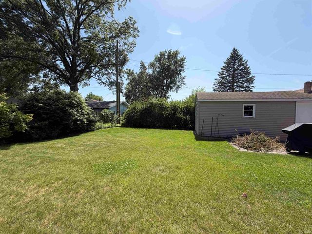 2322 Rockne Drive, South Bend, IN 46615
