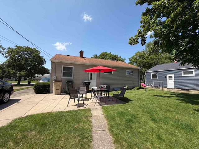 2322 Rockne Drive, South Bend, IN 46615