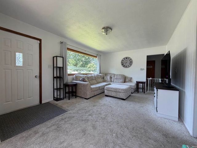 2322 Rockne Drive, South Bend, IN 46615