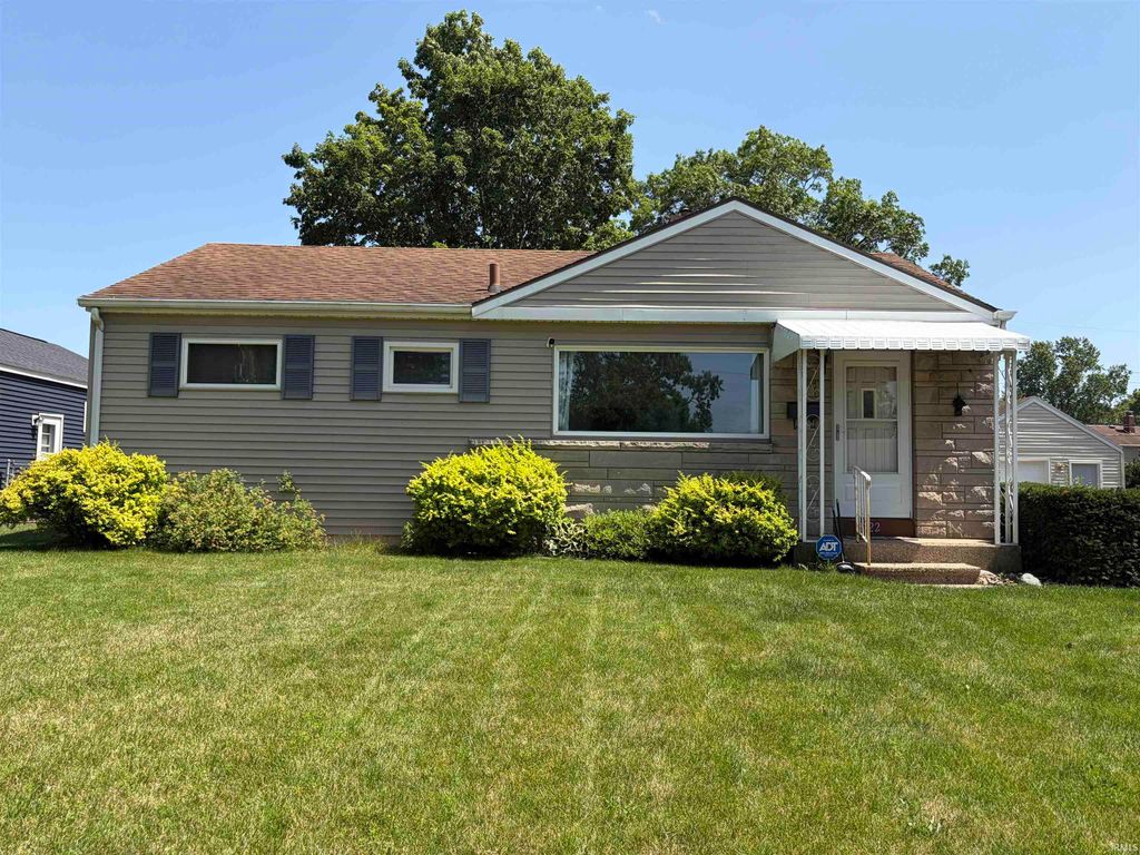 2322 Rockne Drive, South Bend, IN 46615