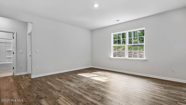 230 Lake Tyler Drive, New Bern, NC 28560