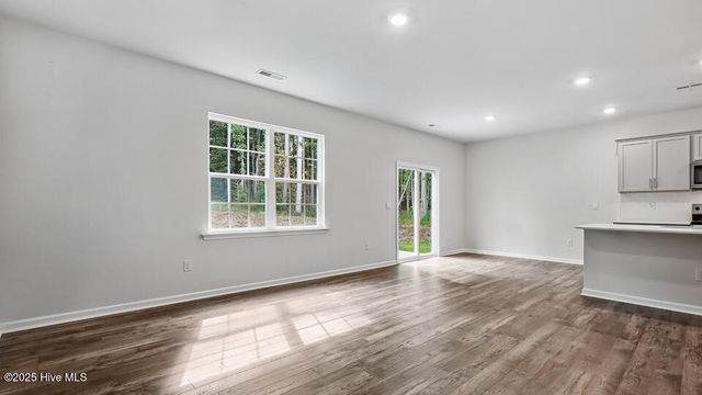 230 Lake Tyler Drive, New Bern, NC 28560