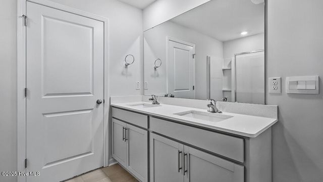 230 Lake Tyler Drive, New Bern, NC 28560