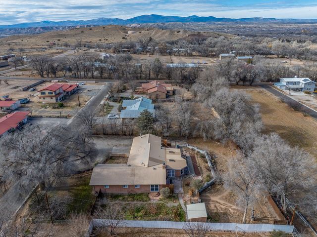 5 Walnut Loop, Espanola, NM 87532