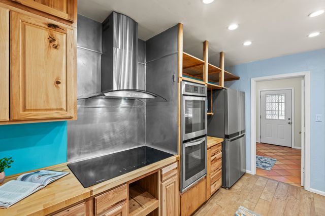 5 Walnut Loop, Espanola, NM 87532