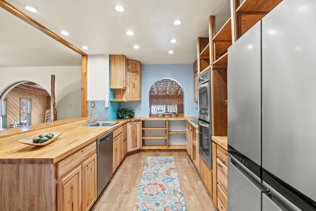 5 Walnut Loop, Espanola, NM 87532