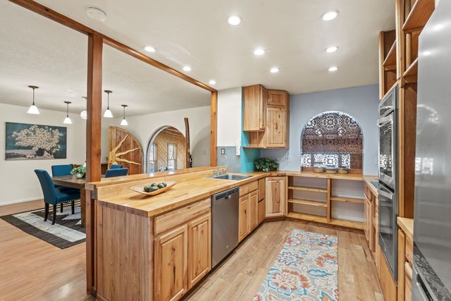 5 Walnut Loop, Espanola, NM 87532