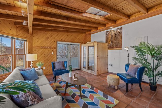 5 Walnut Loop, Espanola, NM 87532